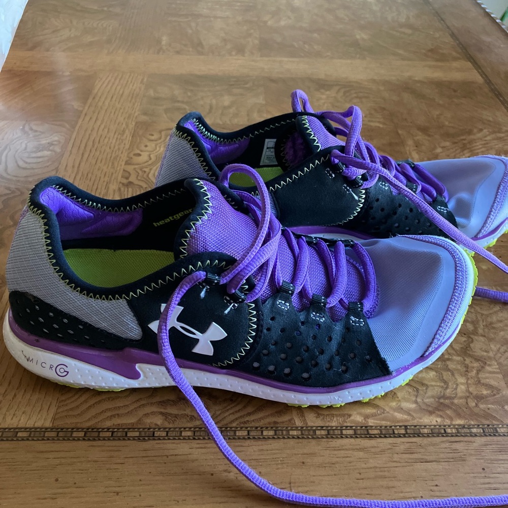 Under Armour Micro G kicks